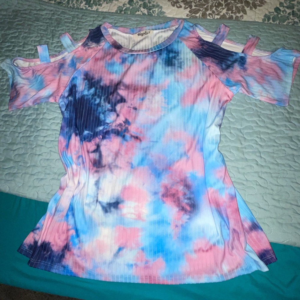 💜Haptics ladder sleeve cold shoulder blouse!💙